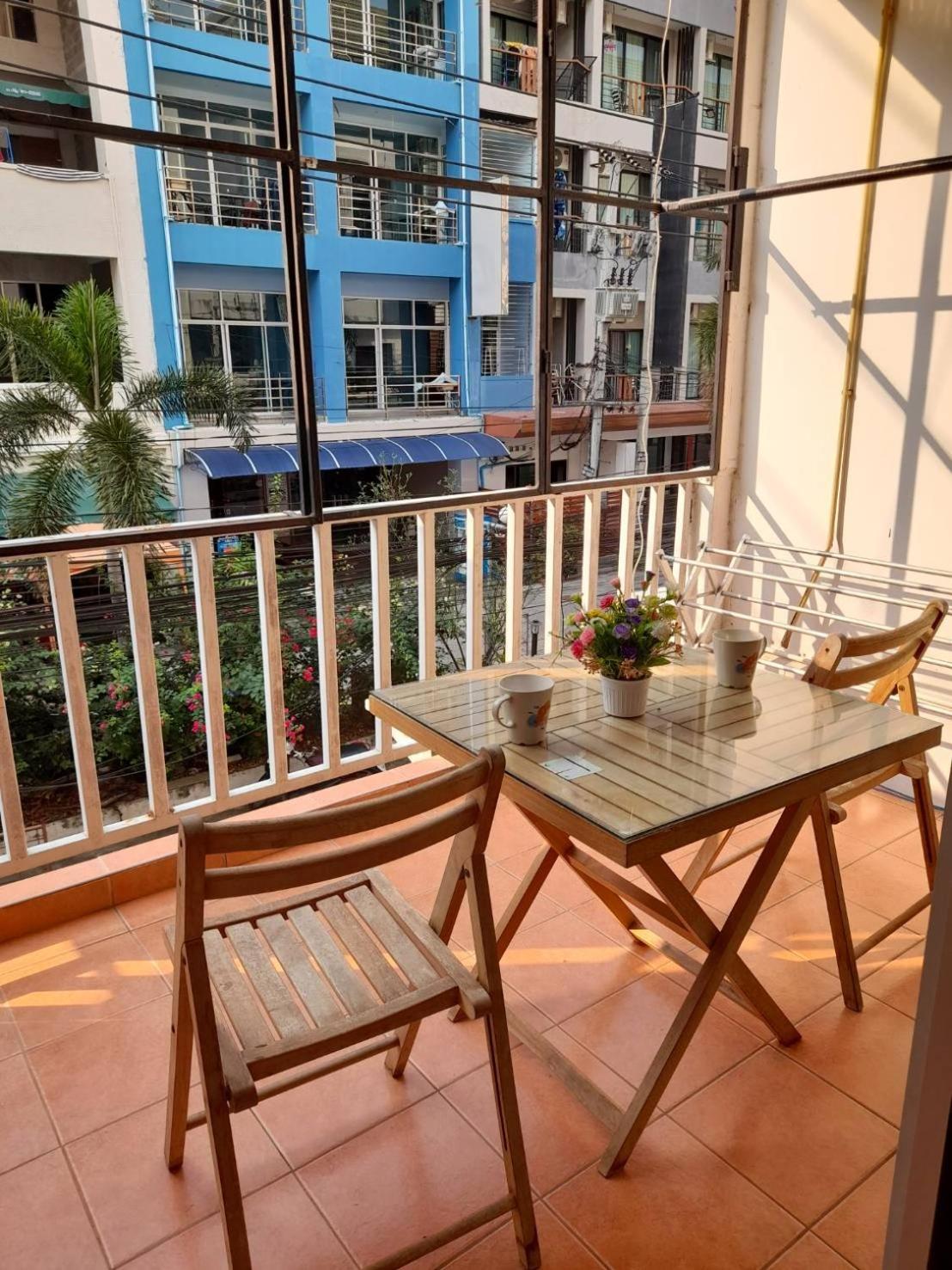 Apartamento White House By Sorot ตึกขาวโดยโสรฬ Jomtien Exterior foto