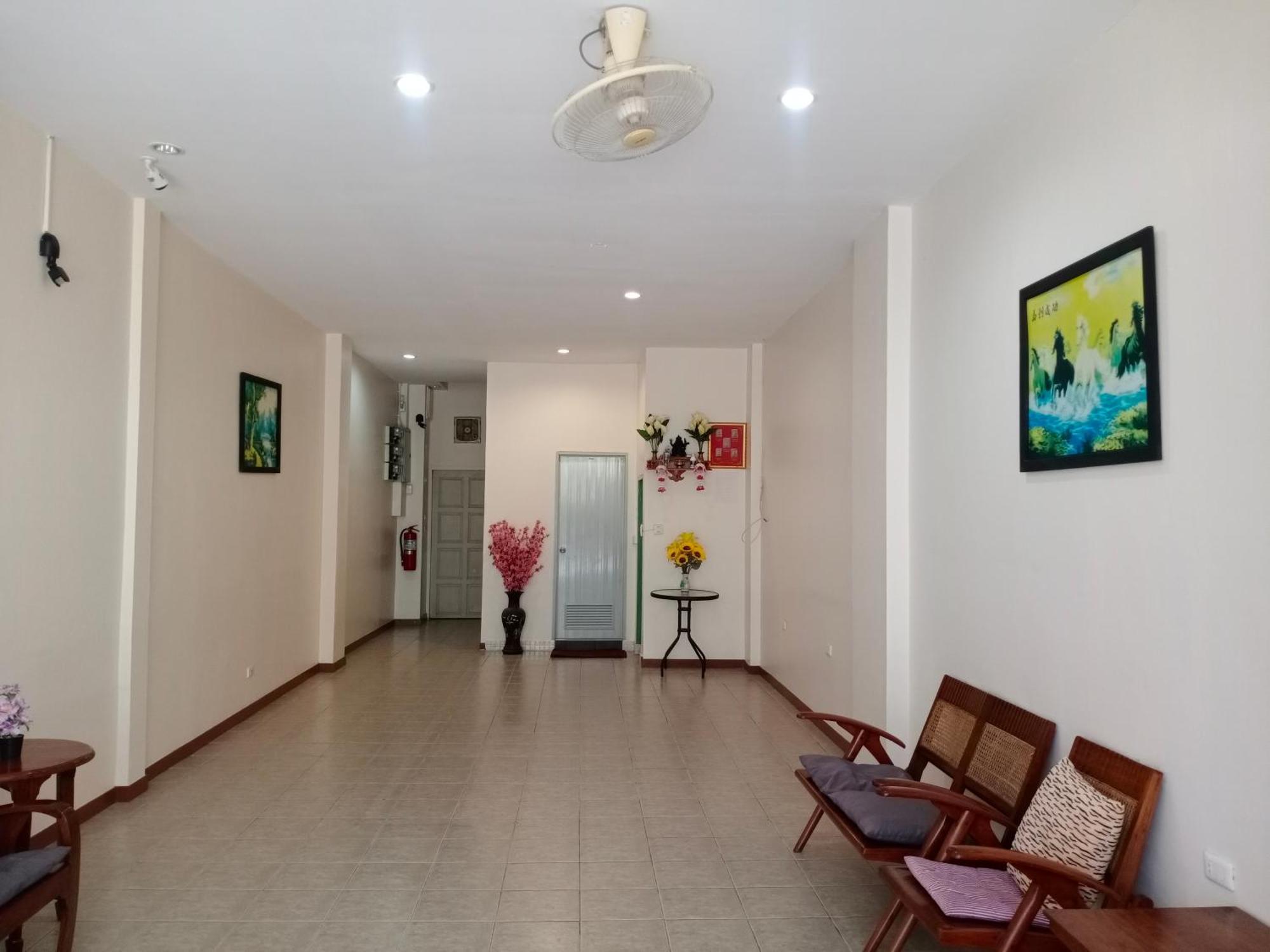 Apartamento White House By Sorot ตึกขาวโดยโสรฬ Jomtien Exterior foto